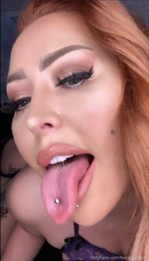 livingdollleigh 03 10 2021 2236803581 ? CAN ME AND MY GF SLOBBER ON YOUR COCK. TIP $35 for a Girl Gi