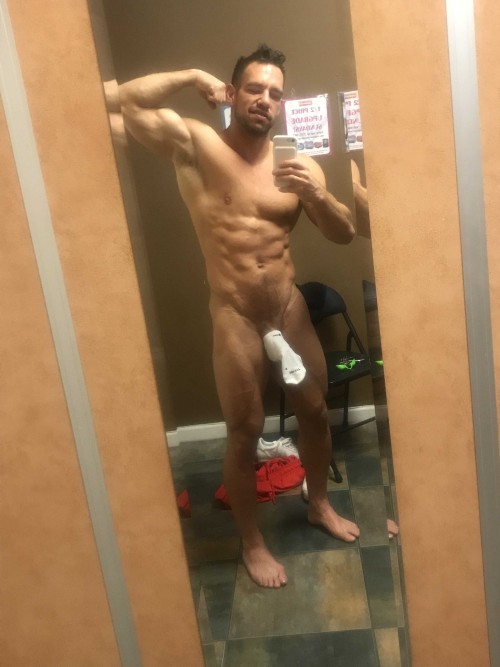 thejohnnycastle 09 09 2017 900500 Who wants the sock