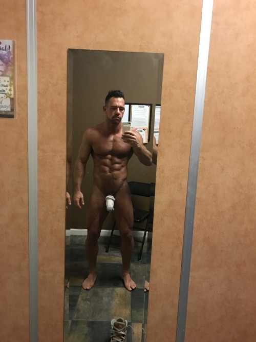 thejohnnycastle 14 03 2017 176193 Look what the tanning
