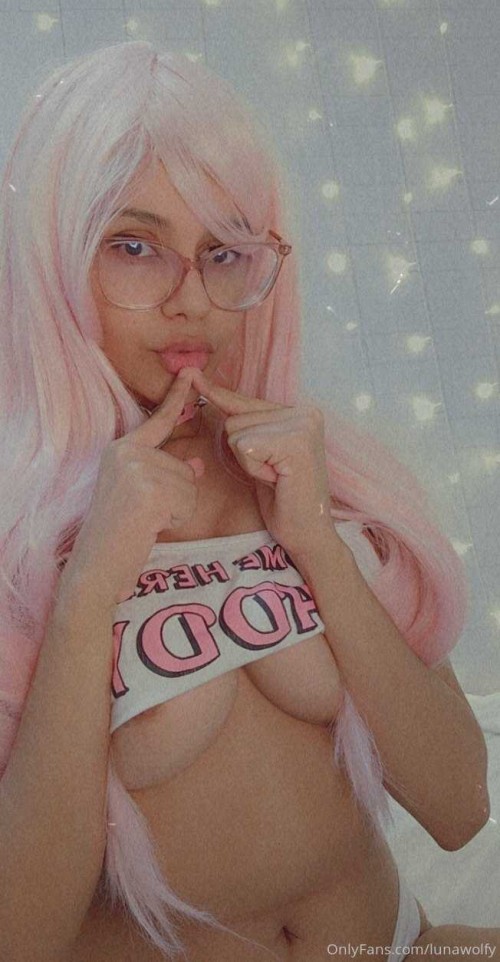 lunawolfy 2020 11 21 1305437797 Do I look good in pink haha S2 Come see the rest of th