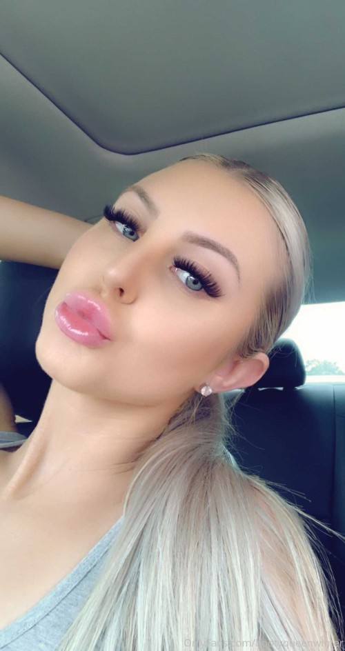 haleyysmith 04 06 2021 2127519452 Kissss me ??? do u love me babeeess