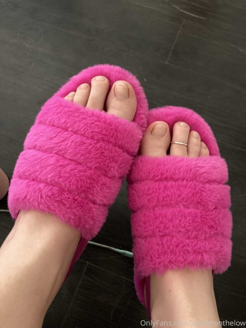 jaydenonthelow 03 08 2020 640012099 New slippers ? lol