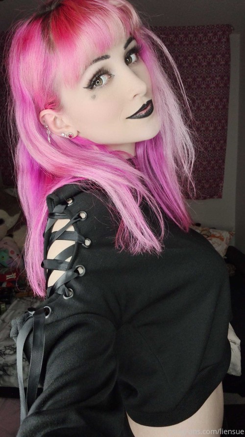 liensue 01 04 2021 2068545747 Swoop for casual selfies and sum booty angles 3 you like my goth look