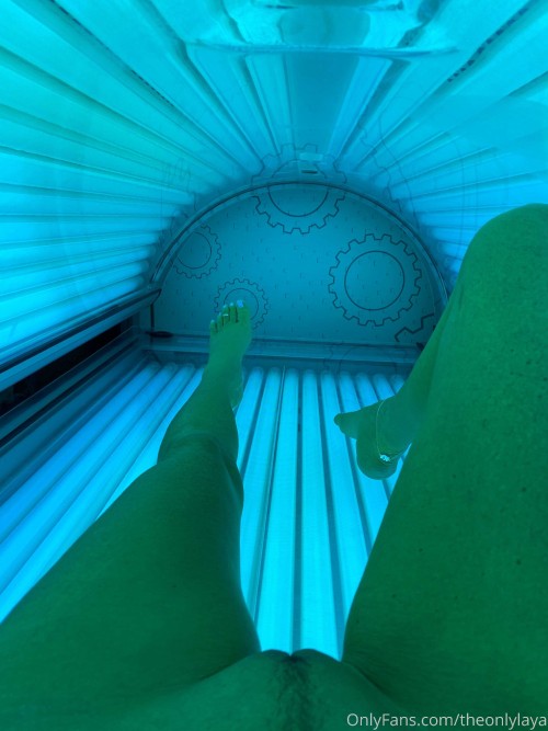 theonlylaya 03 02 2021 Do y’all think I should make another vid in the tanning bed??