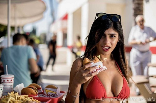 miakhalifa 13 02 2021 2030826460 In n Out ?? (Photo dumping my old Patreon content)