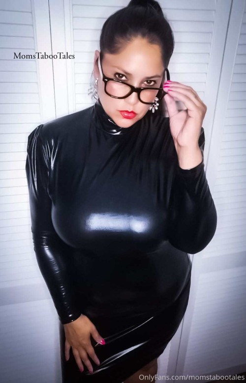 momstabootales 01 09 2020 814114130 You want Mommy to be your Latex slut don't you.. ???